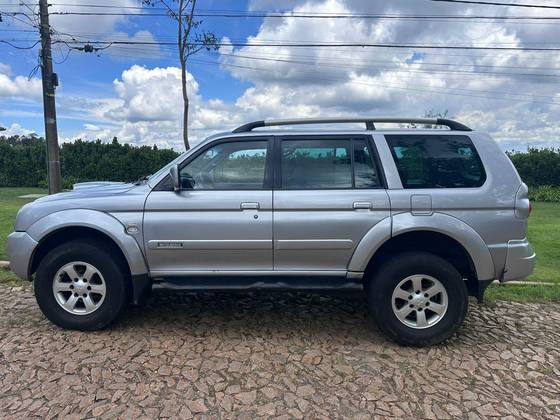 MITSUBISHI PAJERO SPORT 3.5 HPE 4X4 V6 24V GASOLINA 4P AUTOMÁTICO